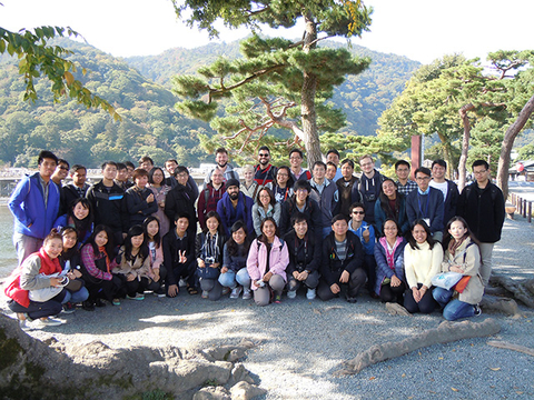 A one-day excursion to Kyoto for international students (October 30, 2016)