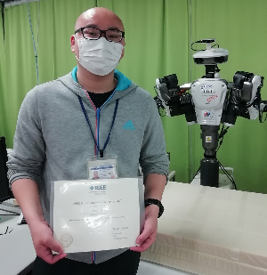 Lingwei Zhu (Robot Learning Lab) receives IEEE Kansai Section Student Paper Award (2021/2/18)