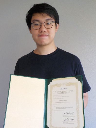 Mr. Pongsakorn Sihapitak (Information Device Science Lab) receives Student Award at AMFPD21 International Conference
