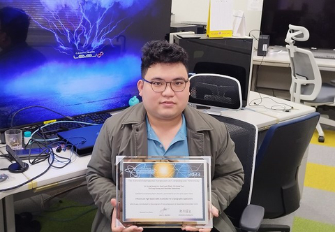 Le Vu Trung Duong et al. (Computing Architecture Lab) received the Outstanding Paper Award at CANDAR 2023. (2023/11/30)