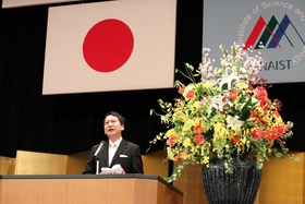 A congratulatory messages by Mr. KOMURASAKI, the Mayer of Ikoma City