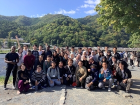 ①Students with “Togetsu-Kyo” in Arashiyama in the background