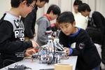 先端科学技術体験プログラム「親子でレゴロボットを作ってリレーにチャレンジ！」親子講座を開催(2010/12/11)