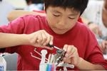 先端科学技術体験プログラム「光センサーを使ったカタツムリロボットを作ろう！」親子講座を開催（2009/9/12）