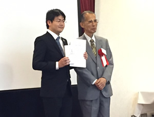 知能コミュニケーション研究室の三浦 明波さん(博士後期課程1年)が、AAMT（アジア太平洋機械翻訳協会）長尾賞学生奨励賞を受賞