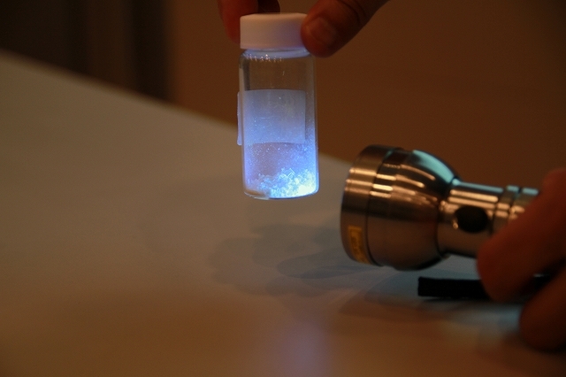 〔プレスリリース〕生命の起源説をヒントにして、らせん構造の転写実験に成功　～左右不斉の分子が生命現象を担った謎の解明へ　紫外光を使った情報記録、半導体高分子の微細回路化へ道～