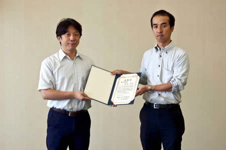 インターネット工学研究室の樫原茂助教が、電子情報通信学会 モバイルネットワークとアプリケーション研究専門委員会で優秀発表賞を受賞