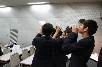 物質創成科学研究科において、生駒市内の中学生を対象に特別授業を実施（2016/11/17～18）