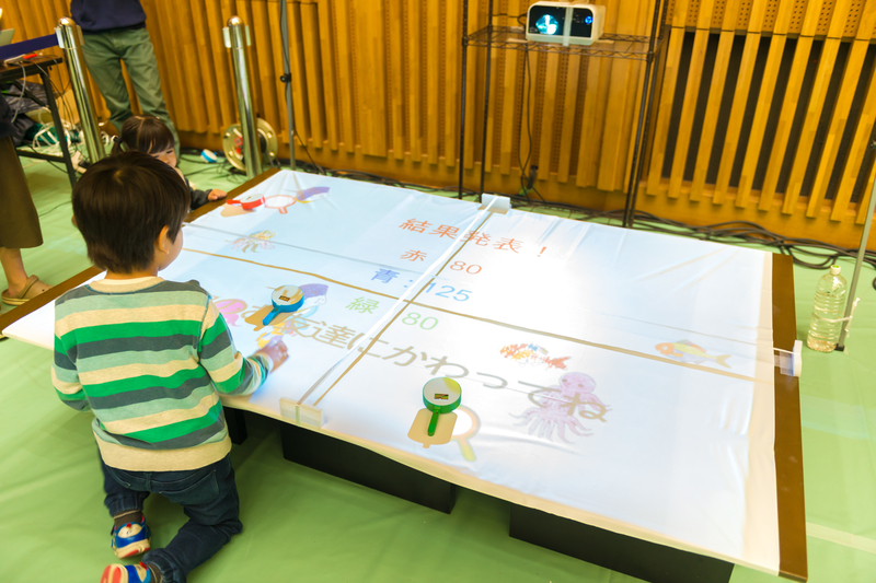 最先端の科学ってこんなに楽しい！ −オープンキャンパス2016を開催−（2016/11/13）