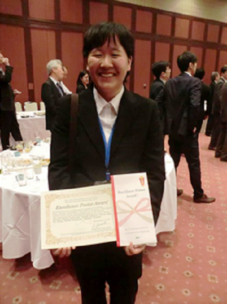 センシングデバイス研究室の熊本成美さん（博士前期課程1年）がThe 12th International Workshop on Ionizing Radiation MonitoringにおいてExcellent Poster Awardを受賞