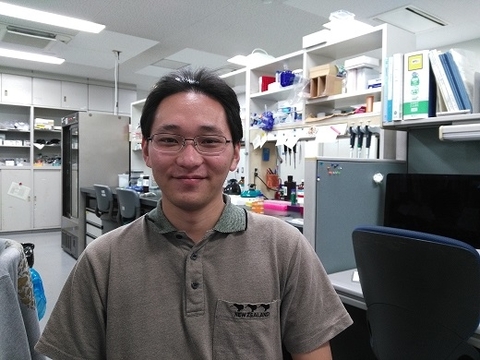 遺伝子発現制御研究室の芦森温茂さん（博士後期課程2年）が第23回日本時間生物学会学術大会において優秀ポスター賞と、International Symposium on Biological Rhythmsにおいてポスター賞を受賞