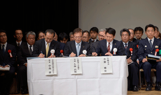 奈良県内初の産官学連携による生駒イクボス合同宣言式に参加（2016/12/22）