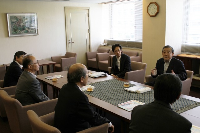 奥野信亮衆議院議員が本学を訪問（2017/6/17）