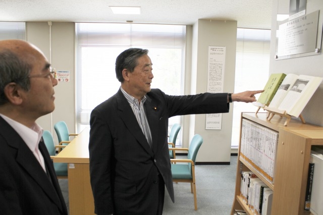 奥野信亮衆議院議員が本学を訪問（2017/6/17）