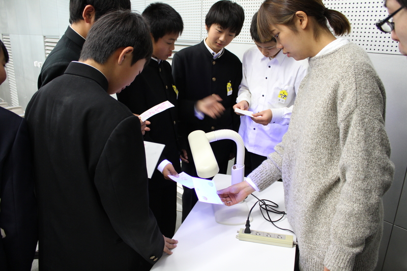 物質創成科学研究科において、生駒市内の中学生を対象に特別授業を実施（2017/11/16～17）