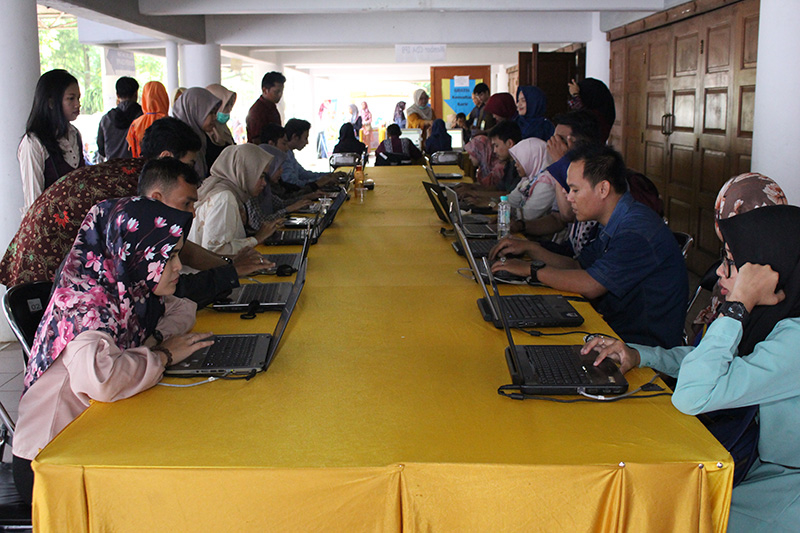 ボゴール農科大学主催「就職・留学フェア」に本学ブースを出展（2018/04/28～29）