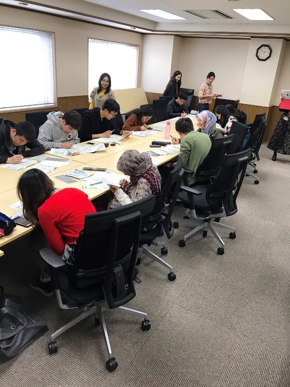 留学生のためのクレジットカード申込み説明会を開催（2018/10/26,30）