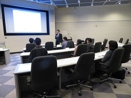 第23回トップセミナー～企業等のマネジメント経験者との意見交換会～を開催（2018/12/07）