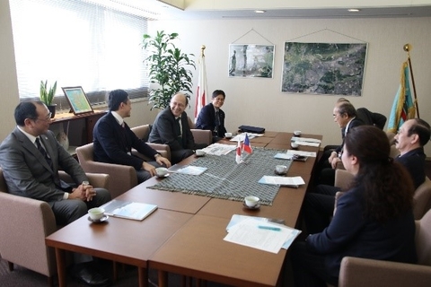 エコールポリテクニックのPere教授が本学学長を表敬訪問(2019/12/13)