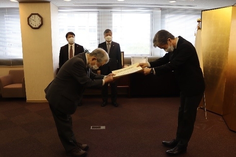 名誉教授称号授与式を挙行（2022/3/31）