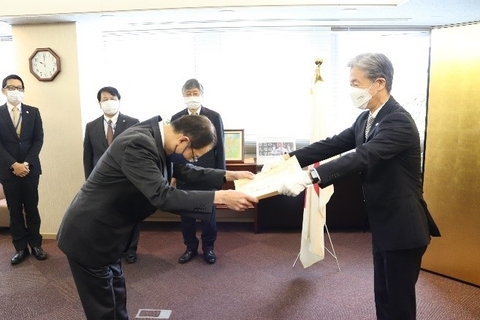 褒章伝達式を挙行（2022/5/17）