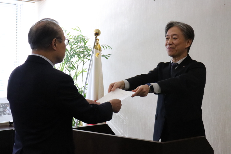 令和5年度成績優秀者辞令交付式を実施（2024/1/16）