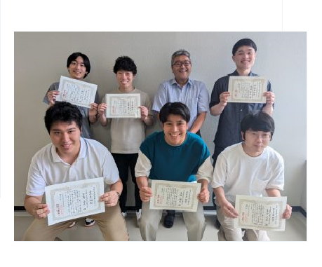 量子物理工学研究室の西川 晃弘さん（博士後期課程1年）、遠藤 優介さん（博士前期期課程2年）、山林 恵士さん（博士前期課程2年）、生方 丈士さん（博士前期課程1年）、本條 悟史さん（博士前期課程1年）、宮島 渓太さん（博士前期課程1年）が応用物理学会 極限的励起状態の形成と量子エネルギー変換研究グループ第15回研究会 兼 第31回次世代先端光科学研究会において講演奨励賞及および若手奨励賞を受賞