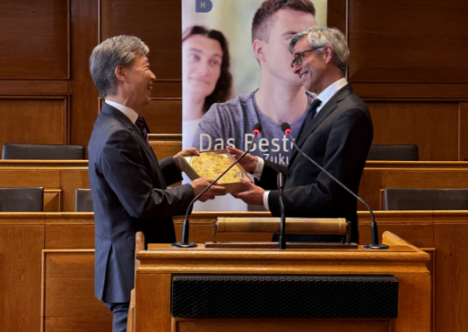 塩﨑学長一行がスイス・ベルン州を訪問（2025/5/19-25）