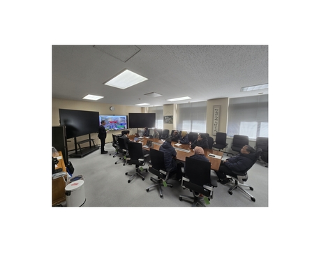 スラバヤ国立大学（UNESA）代表団による本学情報科学領域への公式訪問