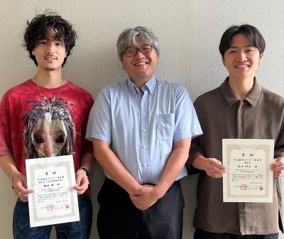 量子物理工学研究室の尾竹祥太さん（博士後期課程2年）、権田樹さん（博士前期課程2年）が日本セラミックス協会2026年年会において年会優秀ポスター発表賞を受賞