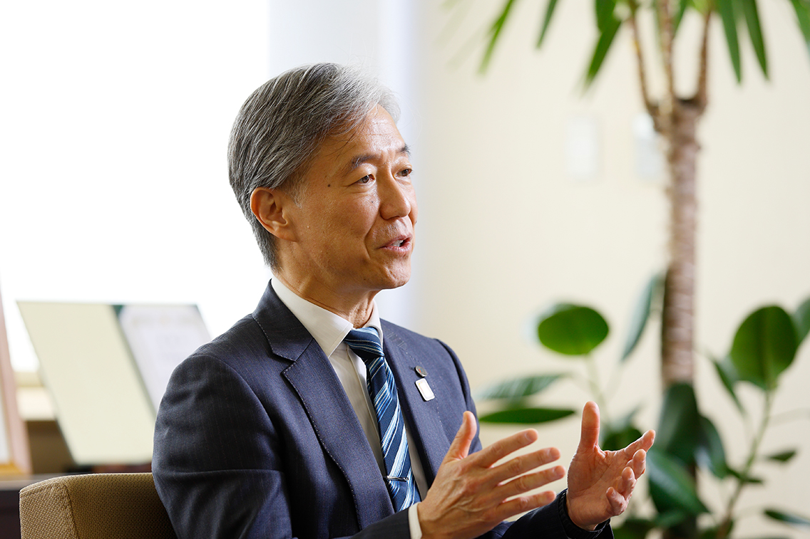 画像:塩﨑学長